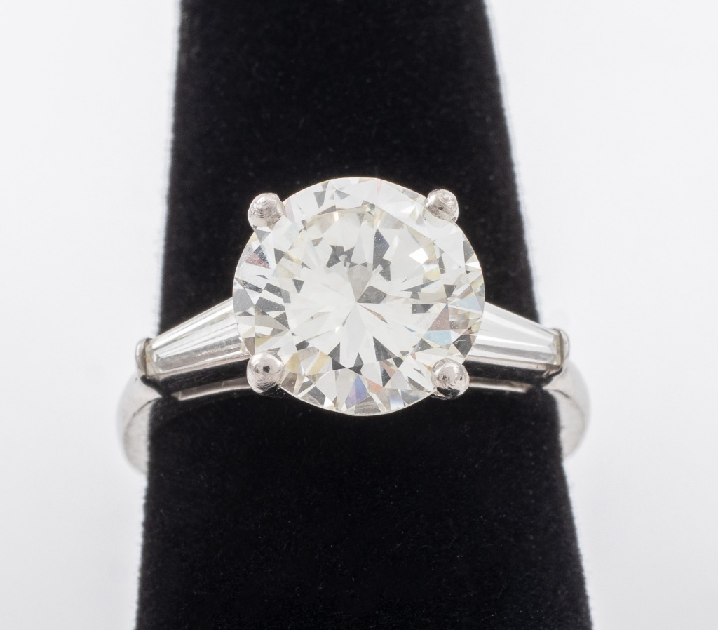 PLATINUM DIAMOND RING 3.19 RBC