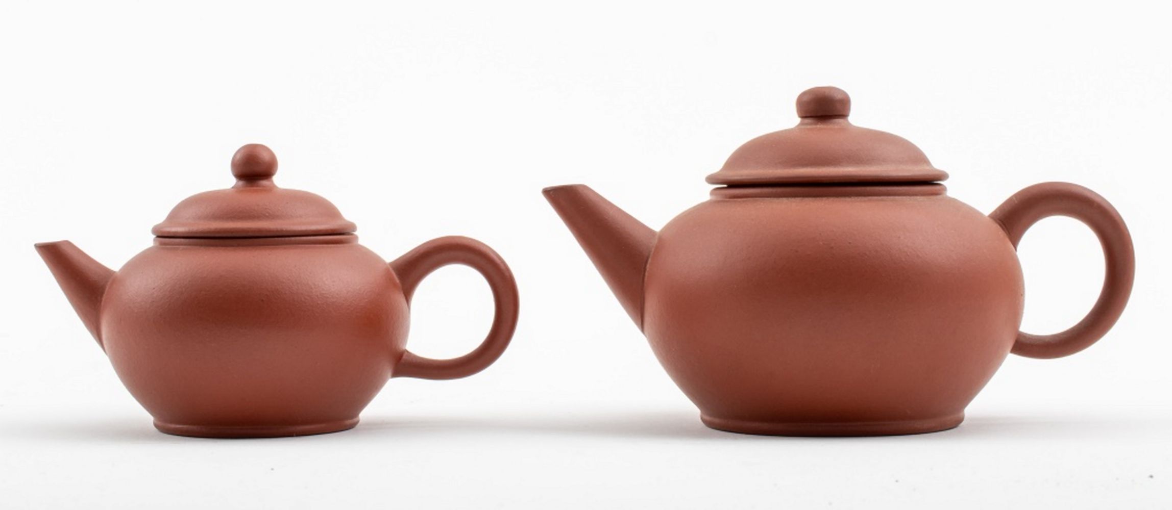 CHINESE YIXING DIMINUTIVE TEAPOTS  2bbb35