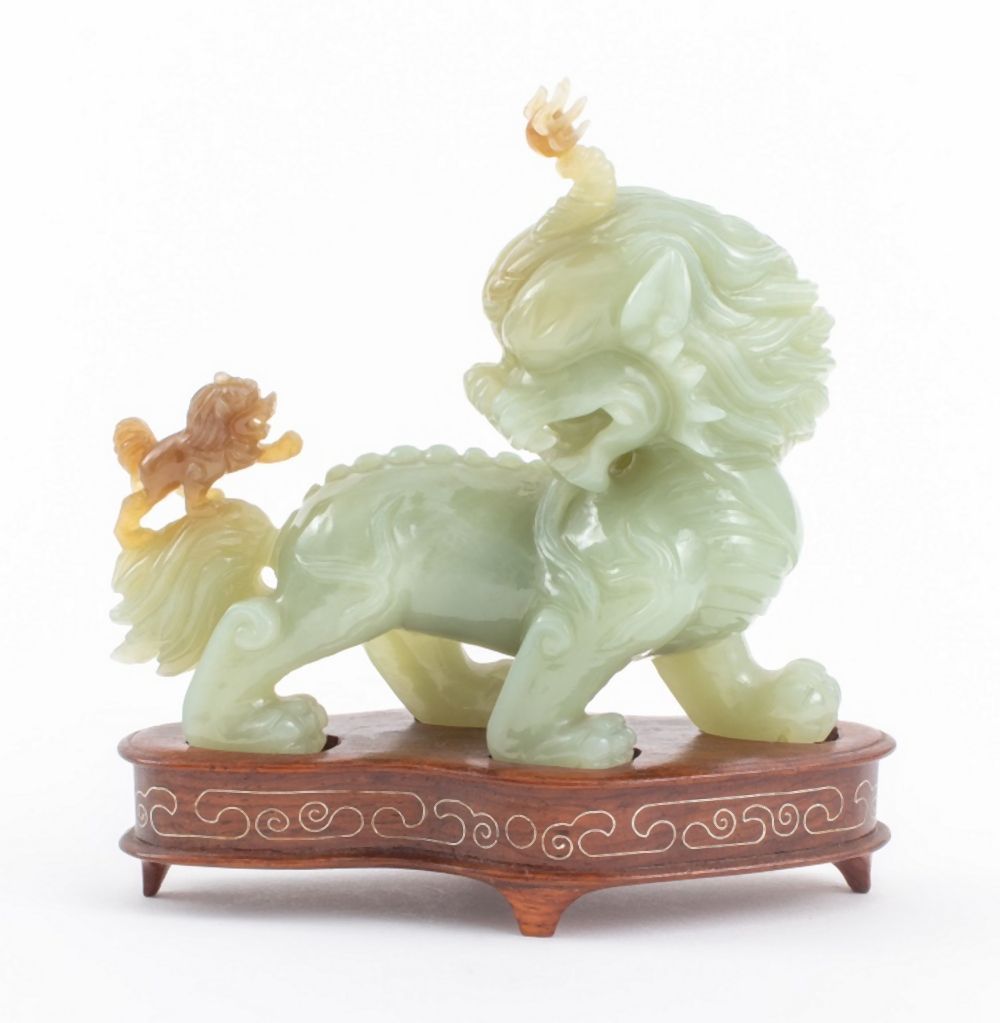 CHINESE JADE CARVING OF A FOO LION Chinese