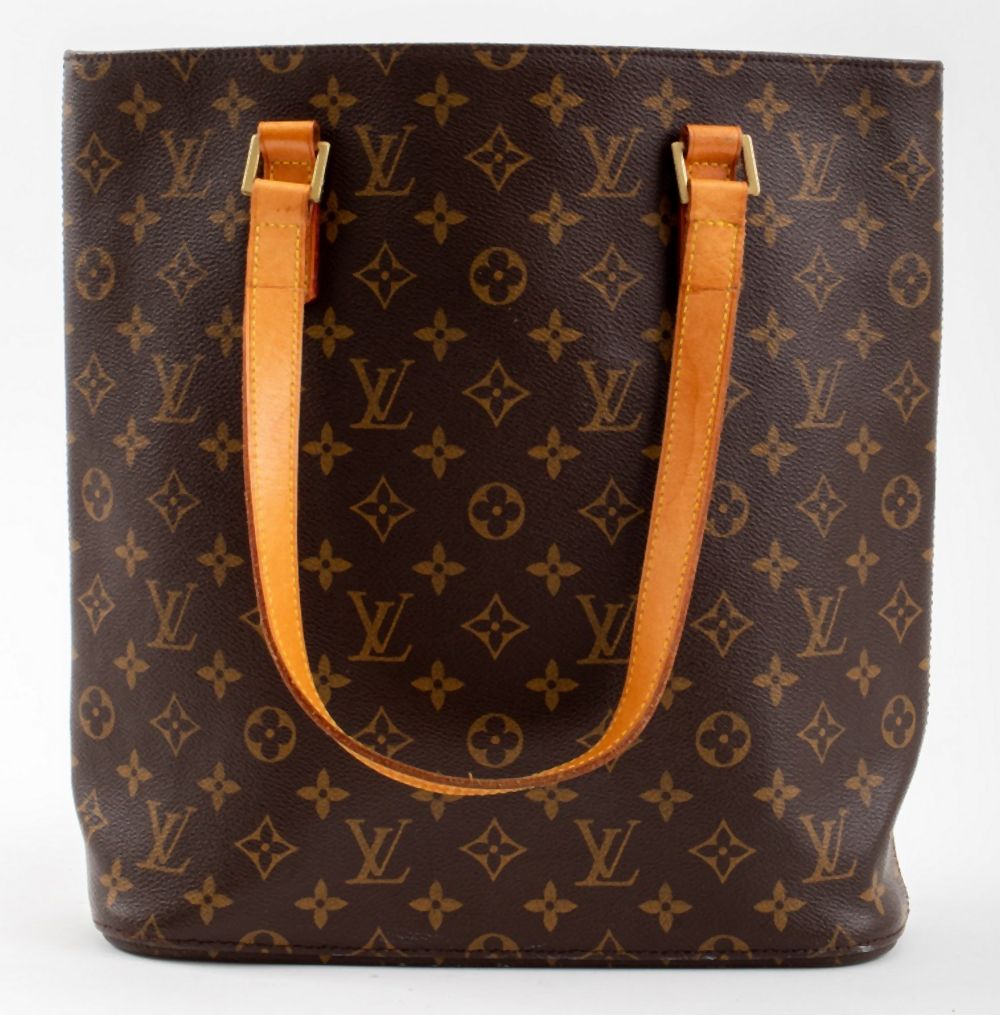 LOUIS VUITTON MONOGRAM LUCA PURSE 2bbbbf