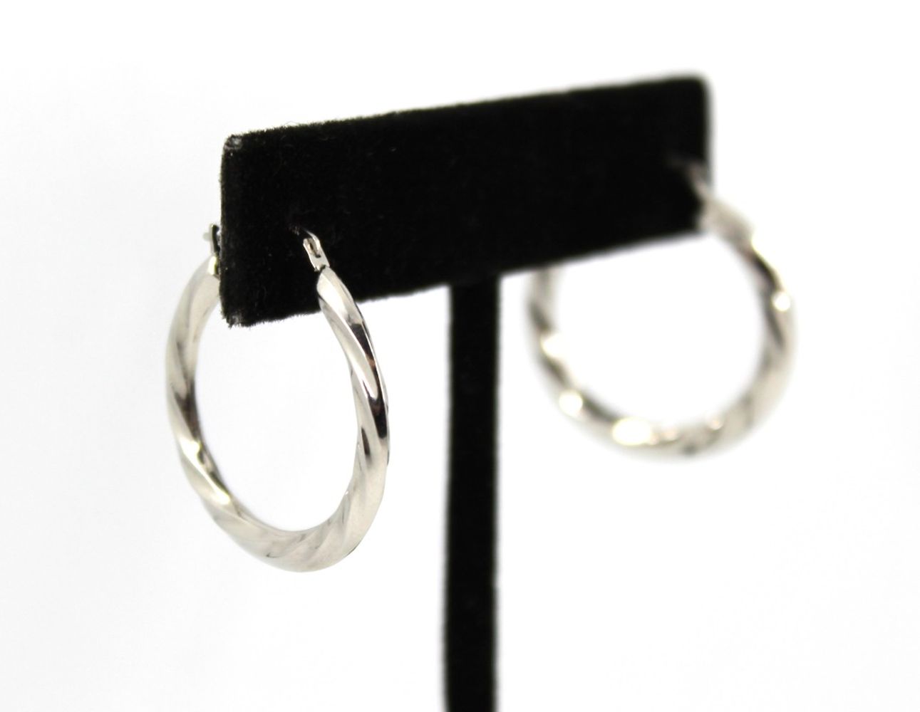 MODERN 14K WHITE GOLD HOOP EARRINGS