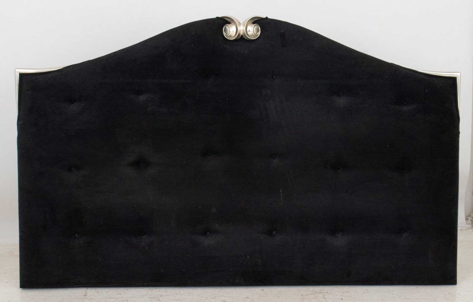 HOLLYWOOD REGENCY UPHOLSTERED SILVERED 2bbdd7