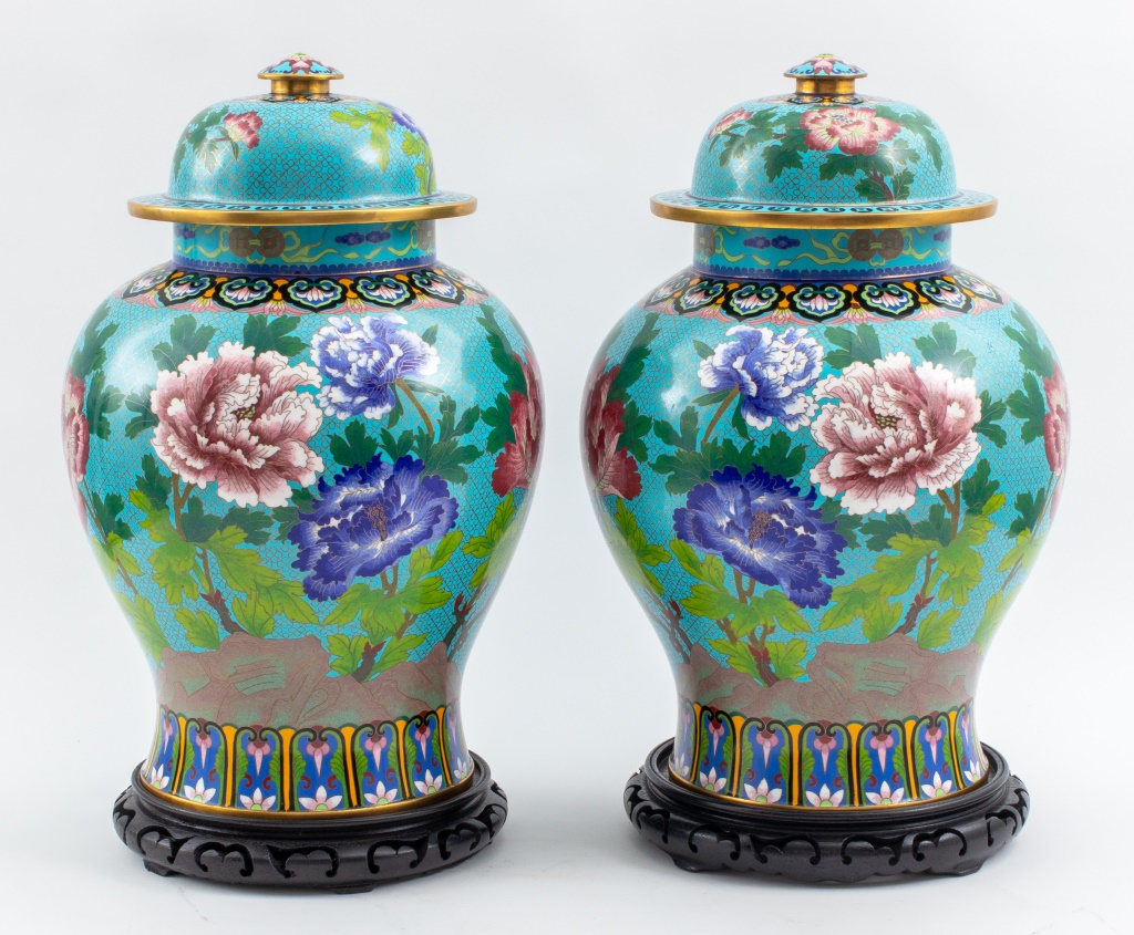 LARGE CHINESE CLOISONNE COVERED