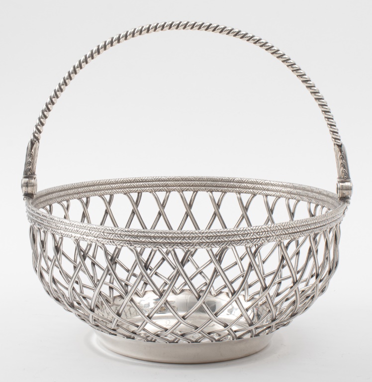 GEORGE III SILVER BREAD BASKET 2bc1dd