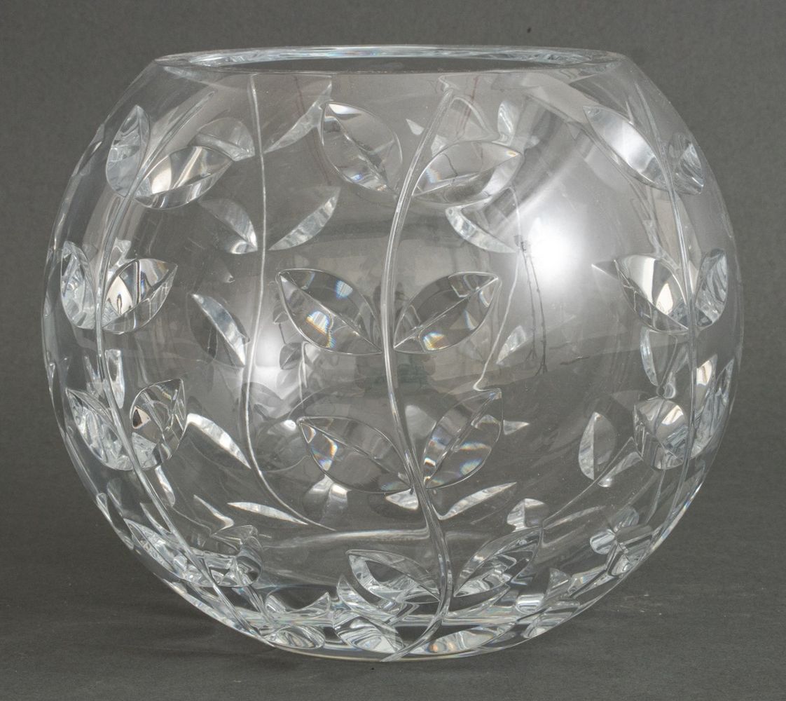 TIFFANY CO MODERN CUT GLASS BALL 2bc319