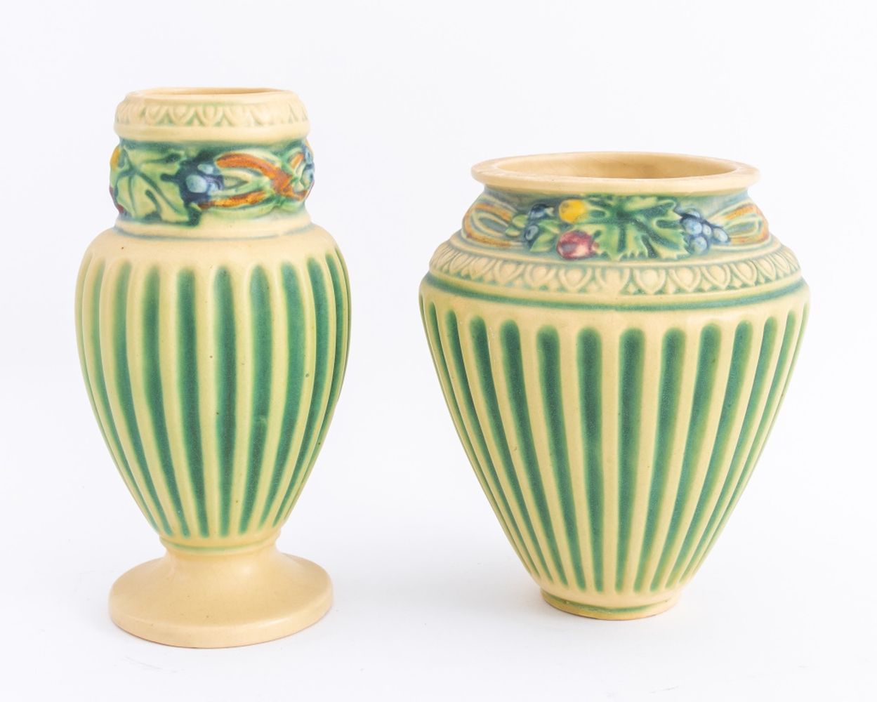 ROSEVILLE POTTERY CORINTHIAN VASES  2bc32c