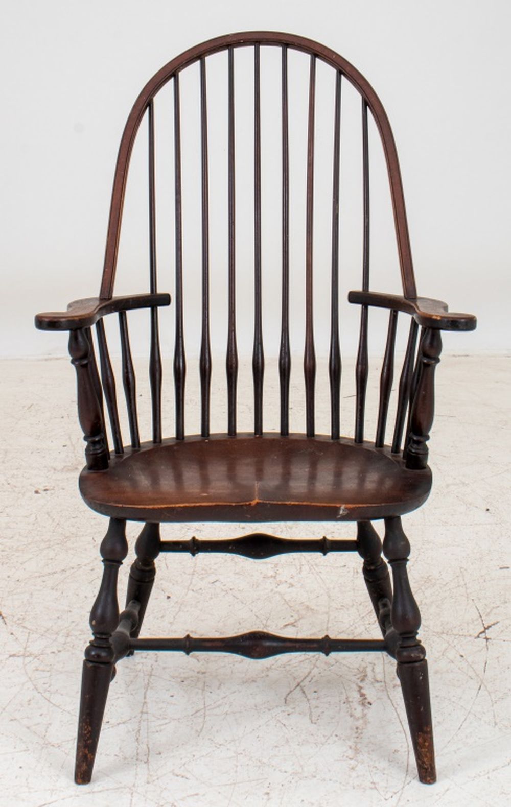 AMERICAN WINDSOR ARM CHAIR, C. 1900