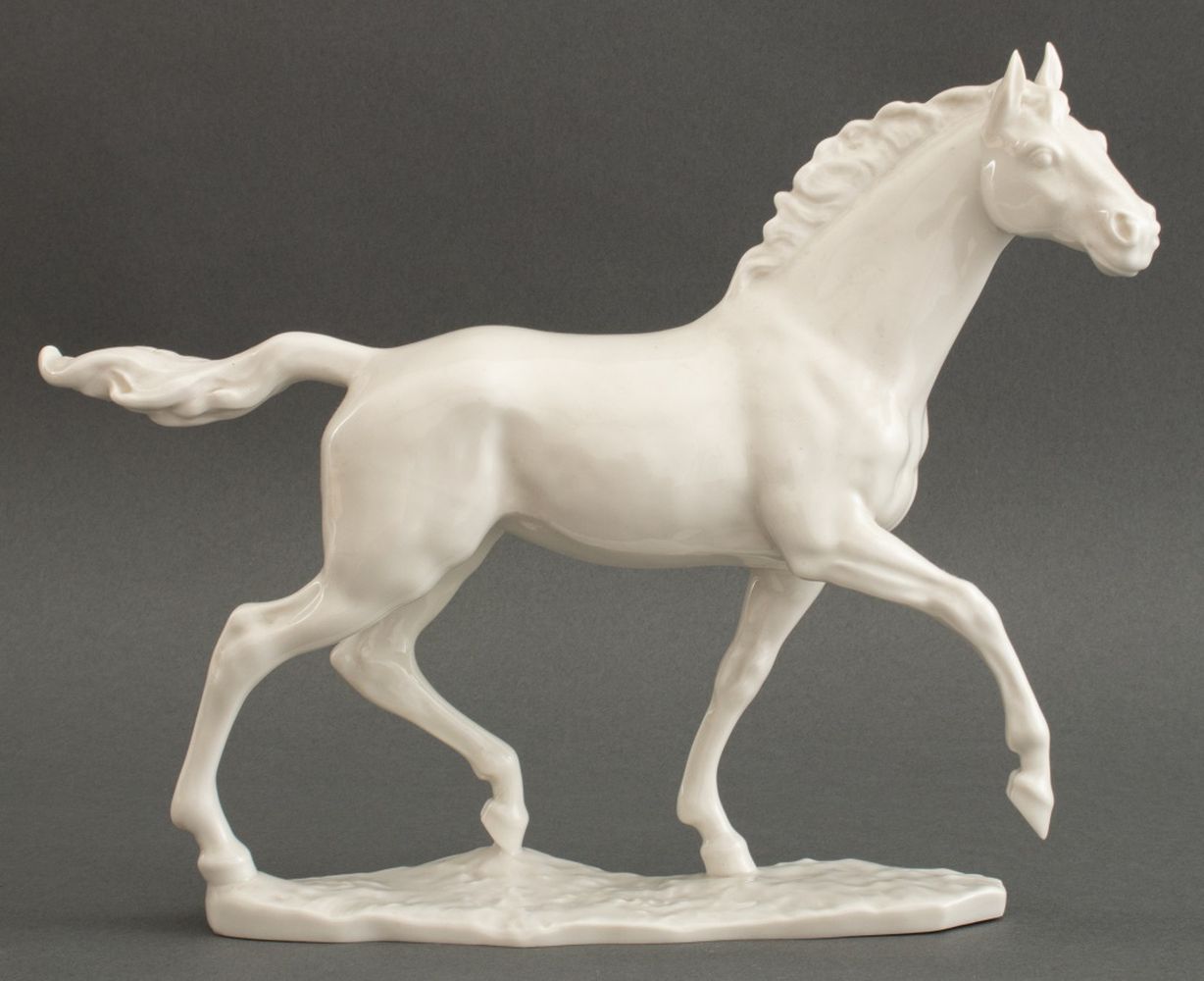 HUTSCHENREUTHER PORCELAIN MODEL