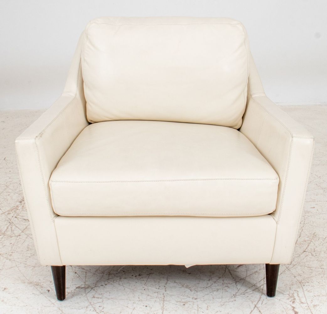 WEST ELM WHITE LEATHER UPHOLSTERED 2bc431