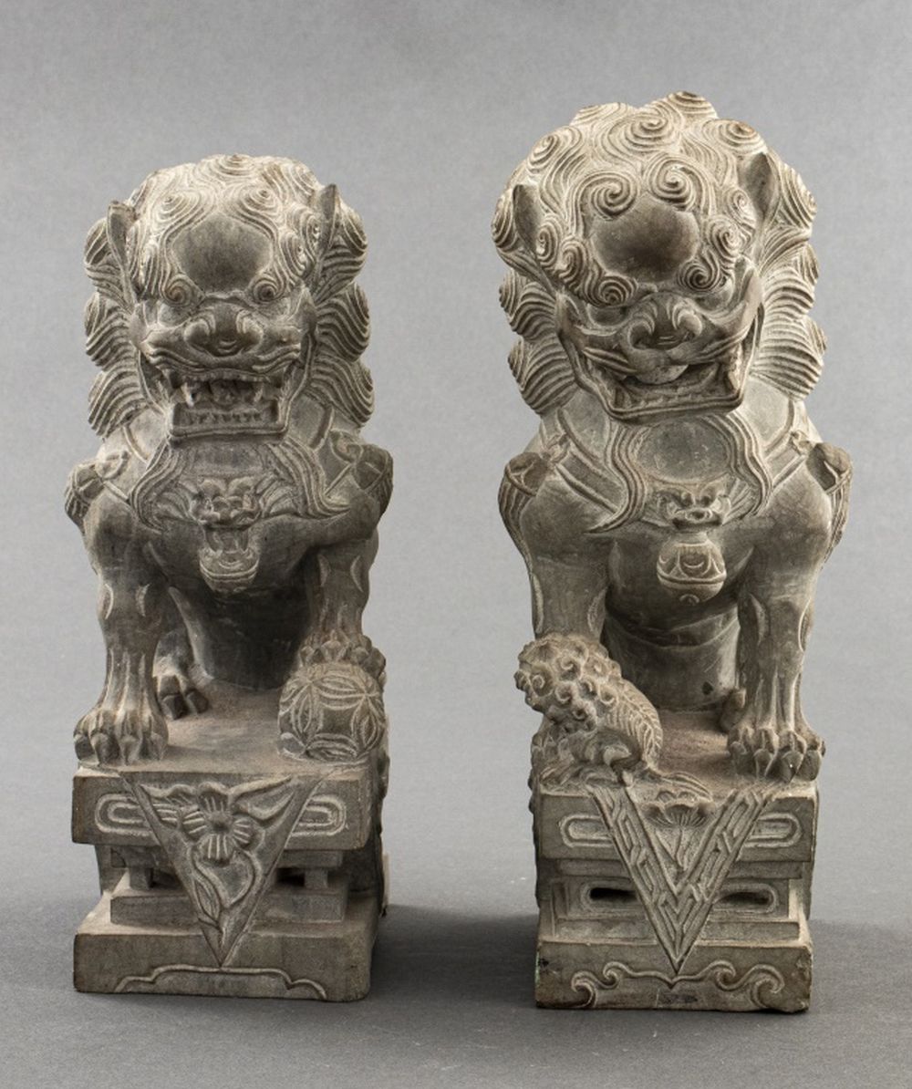 CHINESE CARVED STONE GUARDIAN LIONS  2bc439
