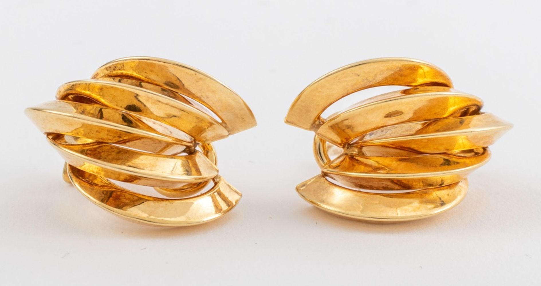 14K GOLD EARRINGS W RETRO DESIGN 2bc50a