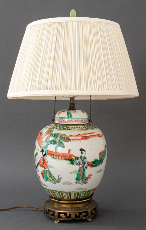 VINTAGE CHINESE CERAMIC TABLE LAMP 2bc689