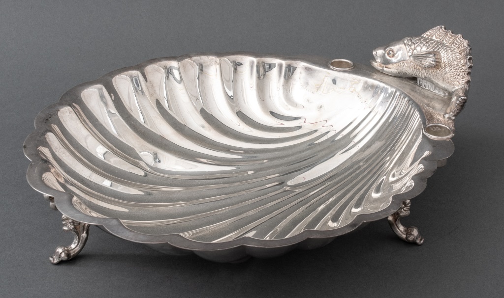 VINTAGE SHERIDAN SILVER PLATED SHELL