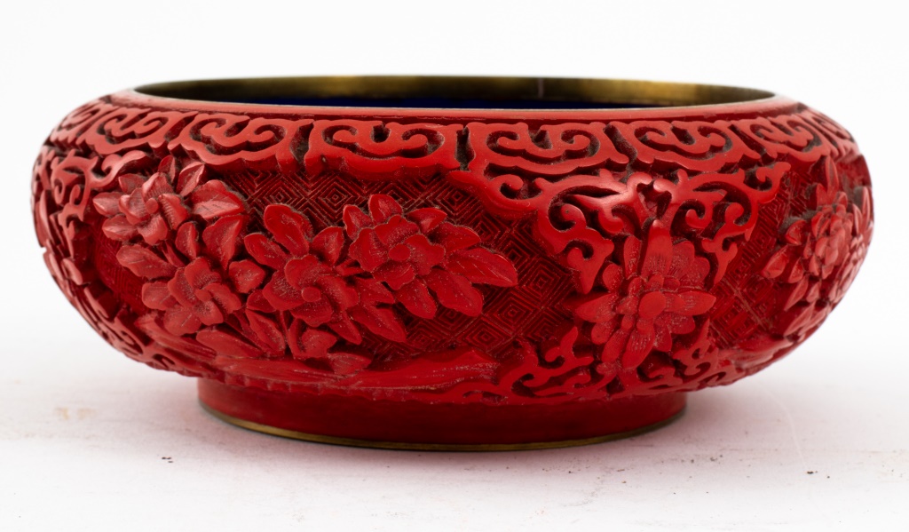 CHINESE CINNABAR BOWL W ENAMEL 2bc6b8