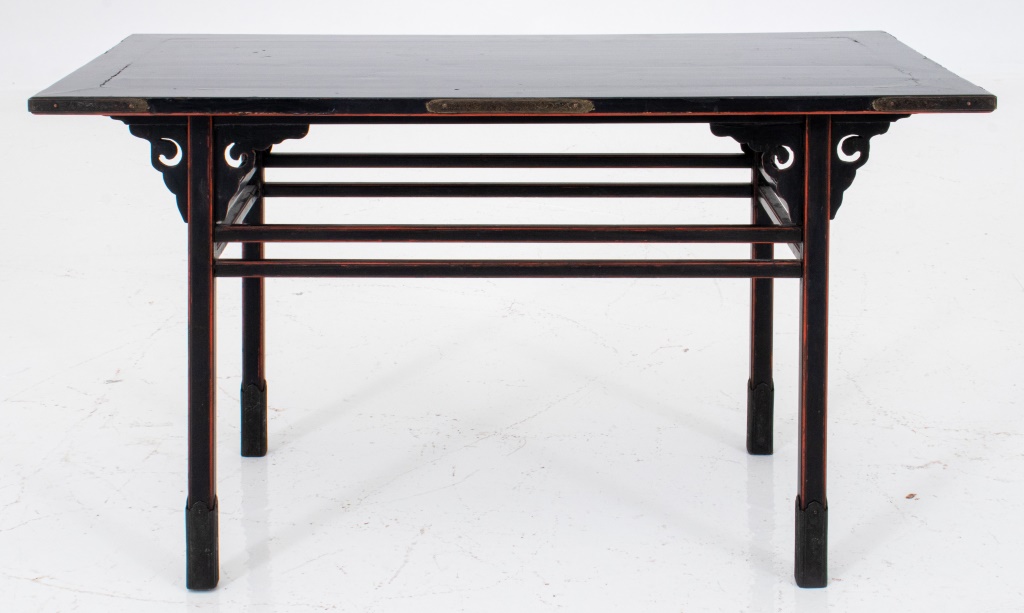 JAPANESE BLACK LACQUER ALTAR TABLE  2bc8d1