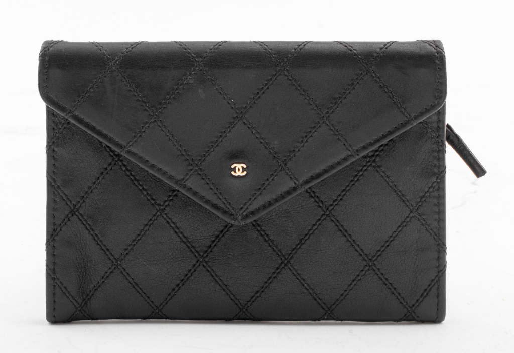 CHANEL BLACK LEATHER WALLET Chanel 2bc901
