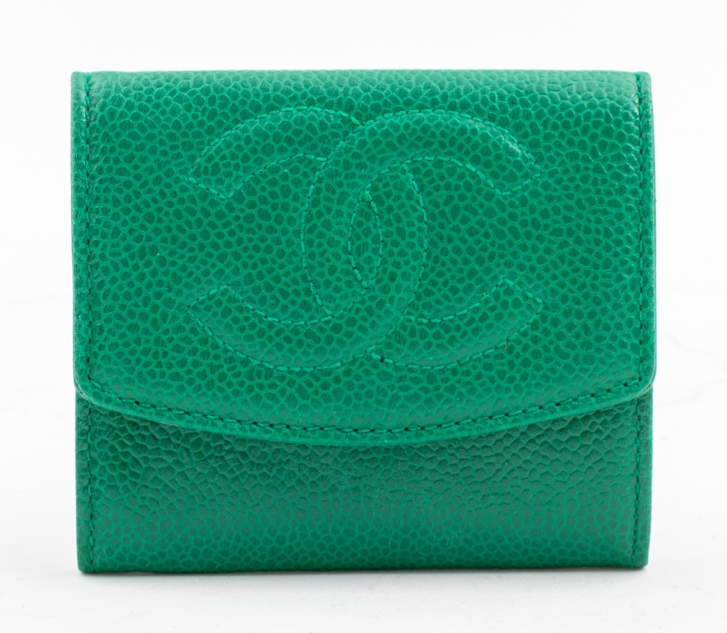 CHANEL GREEN CAVIAR LEATHER FOLDING 2bc8fd