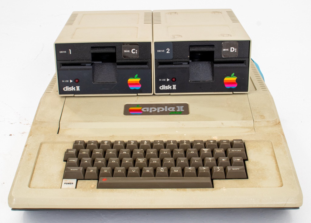 VINTAGE APPLE II PLUS COMPUTER  2bc91b