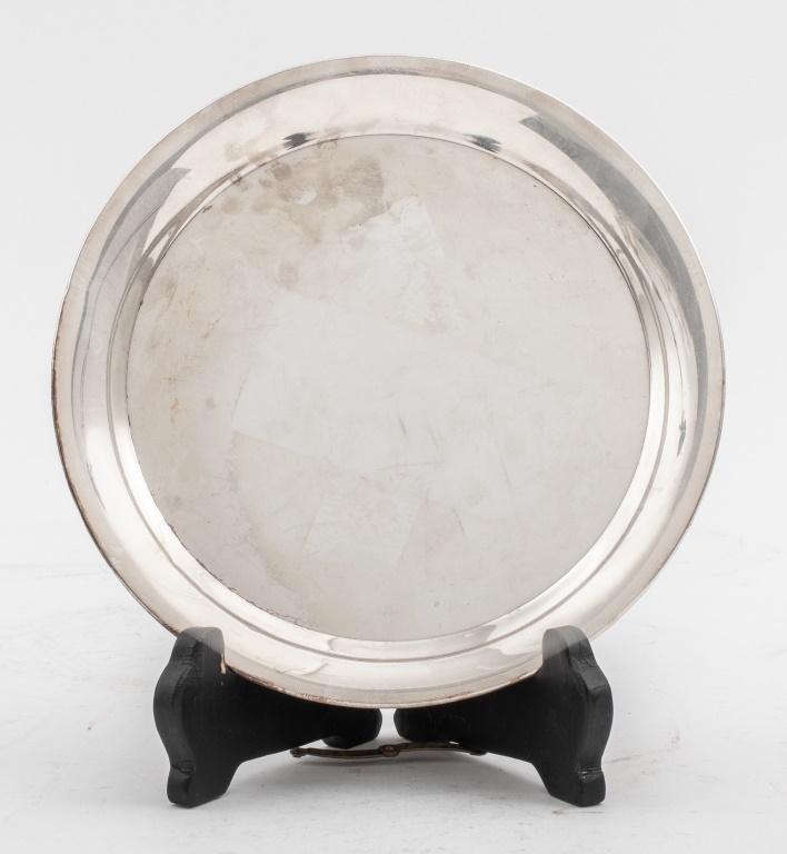 LUNT STERLING SILVER SMALL ROUND TRAY