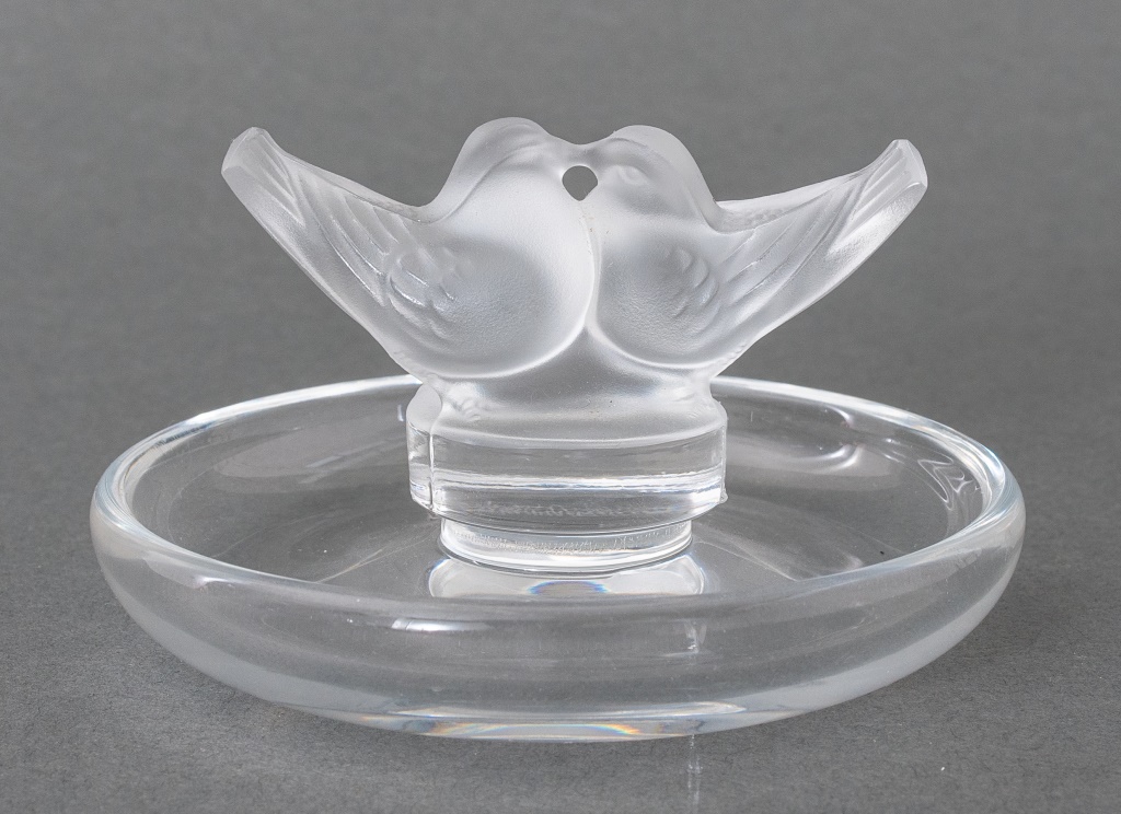 LALIQUE FROSTED DEUX COLOMBES  2bc9ae