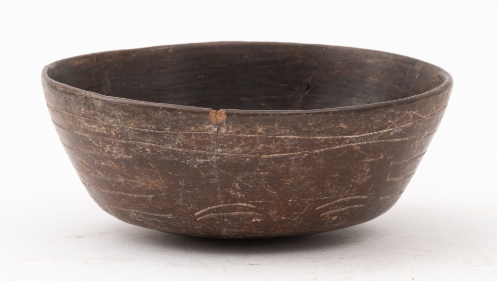 PRE-COLUMBIAN INCISED POTTERY BOWL