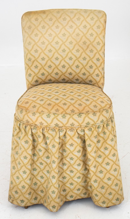 VICTORIAN STYLE SKIRTED UPHOLSTERED 2bca96