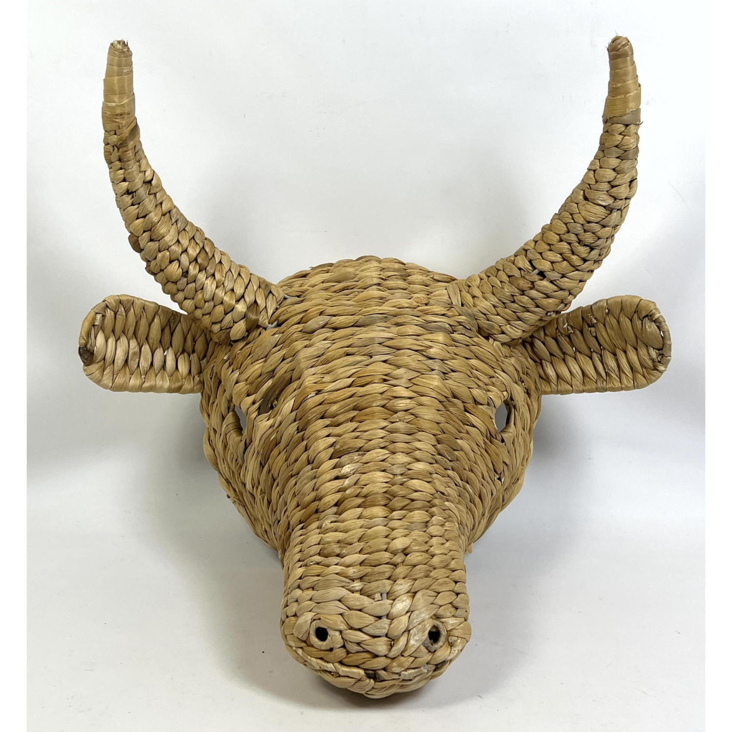 Woven Seagrass Bull Head Wall Sculpture  2ba514