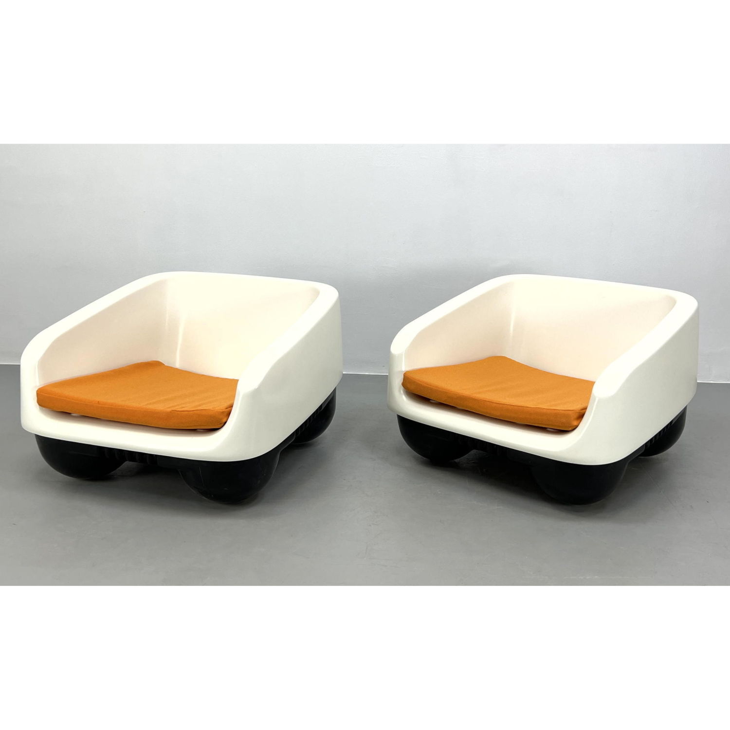 Pr Space Age White Molded Plastic