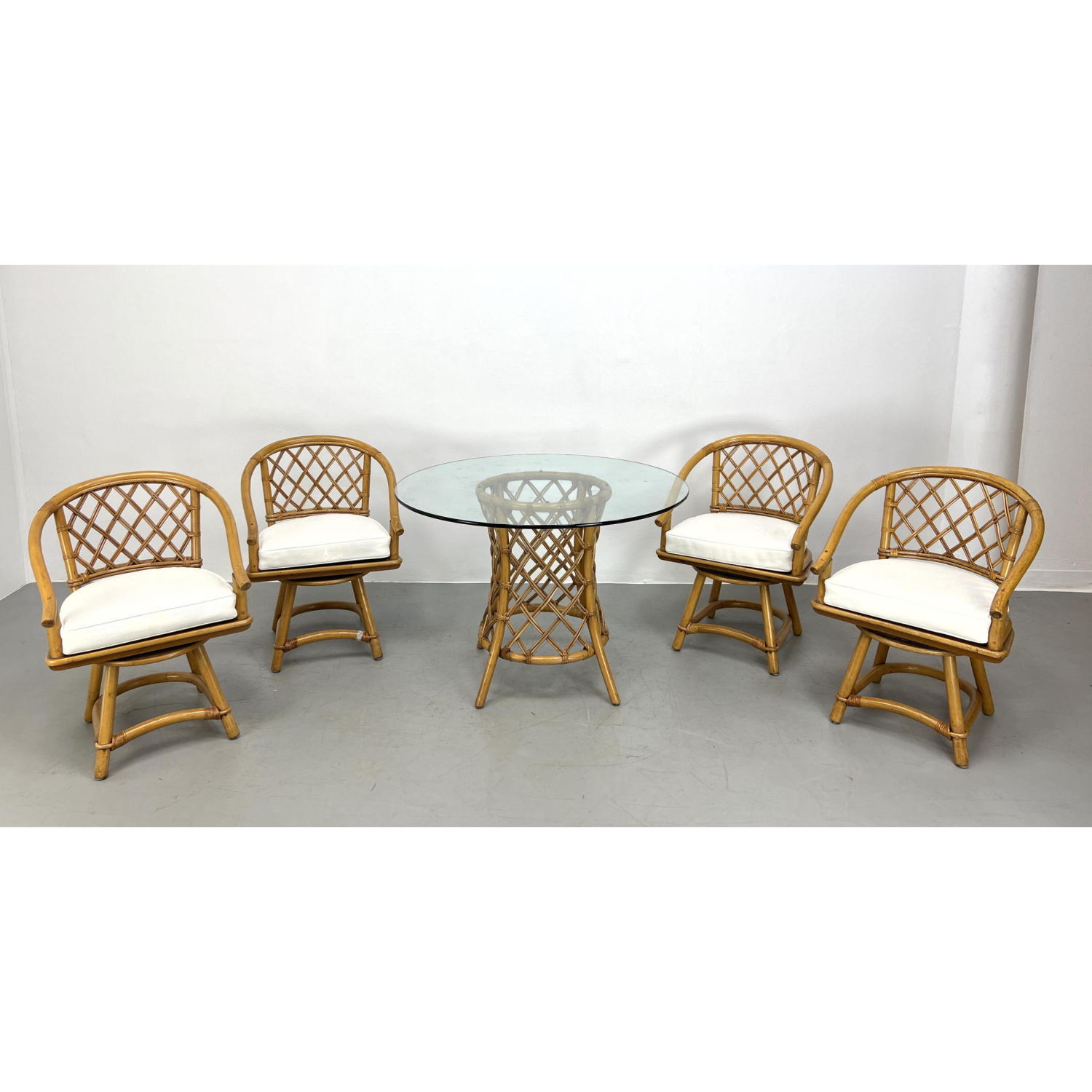 FICKS REED 5pc Dinette Dining Set  2ba55a