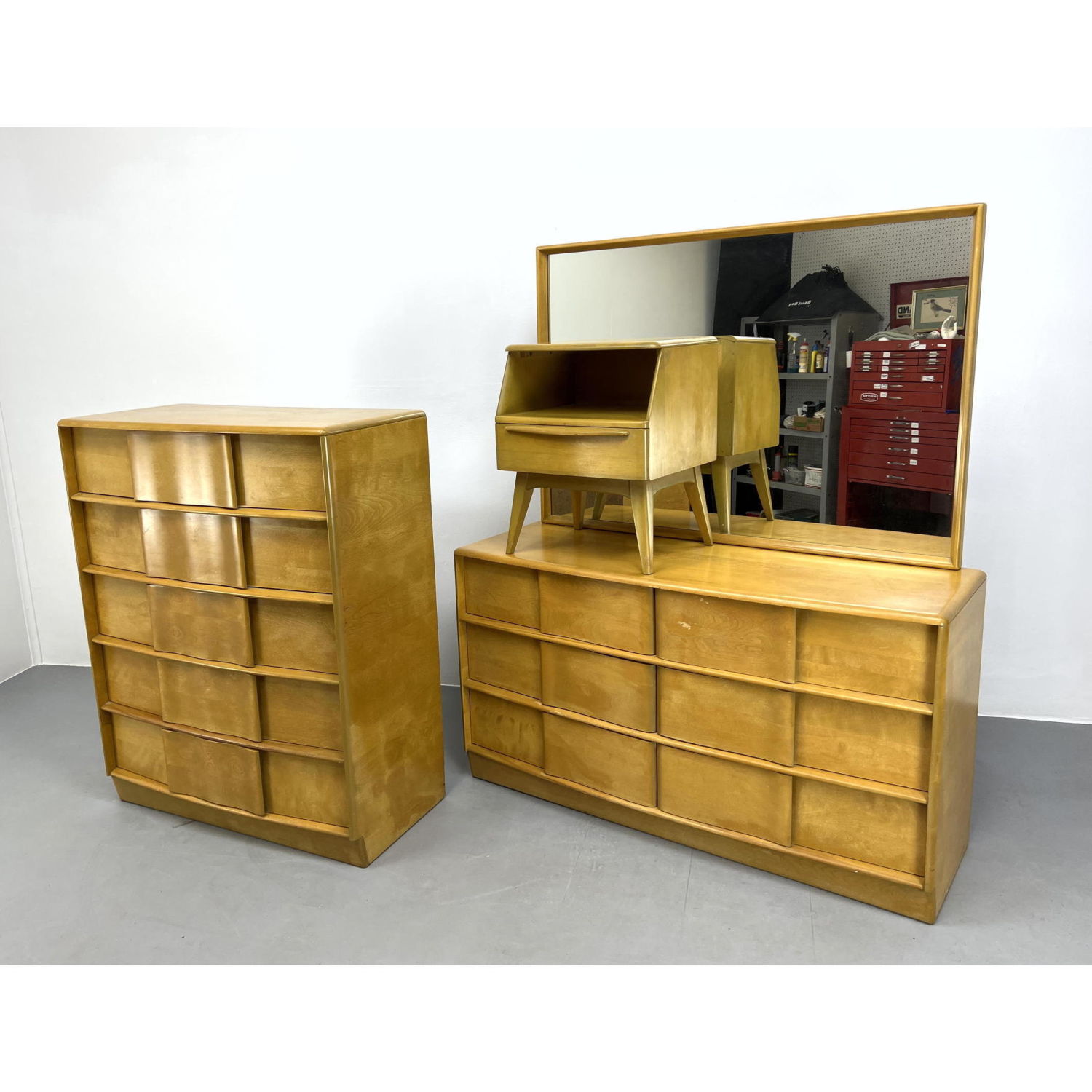 4pc HEYWOOD WAKEFIELD Modern Bedroom