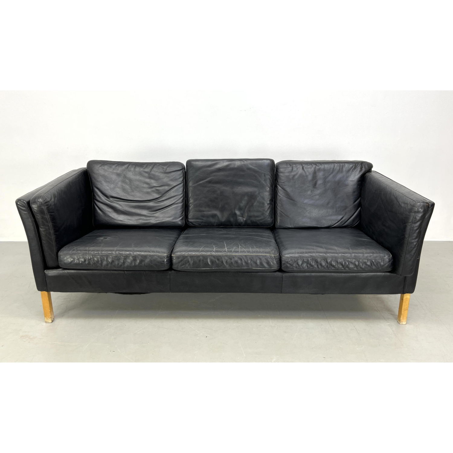 Modernist Black Leather Sofa Couch  2ba59a