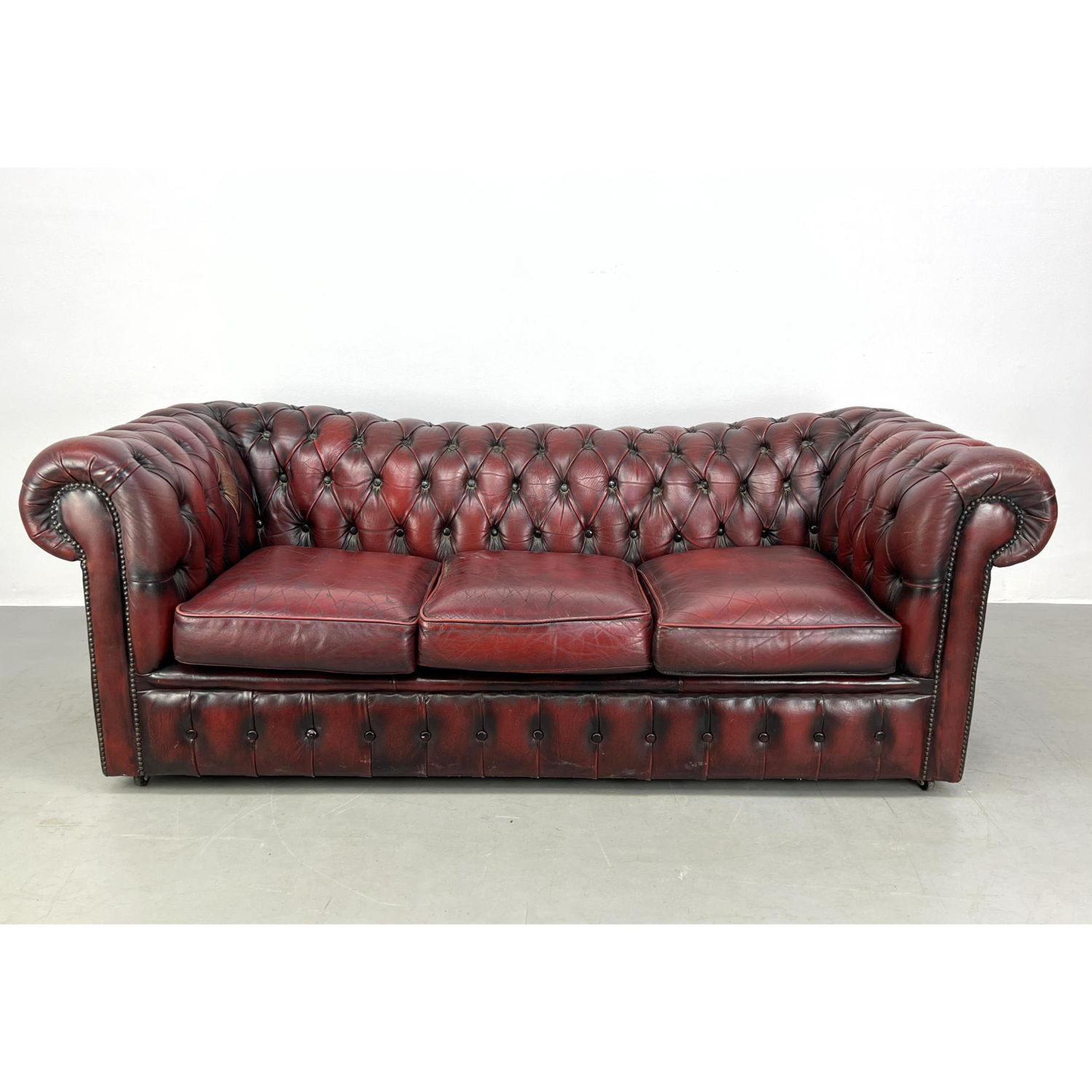 Burgundy Tufted Leather Chesterfield 2ba59b