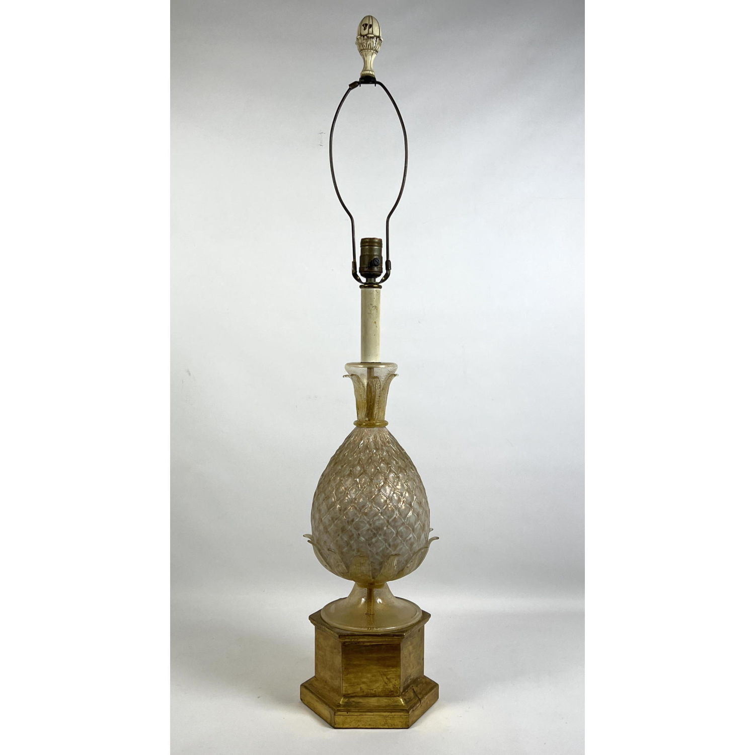 Murano Pineapple Lamp Gold interior 2ba6a7