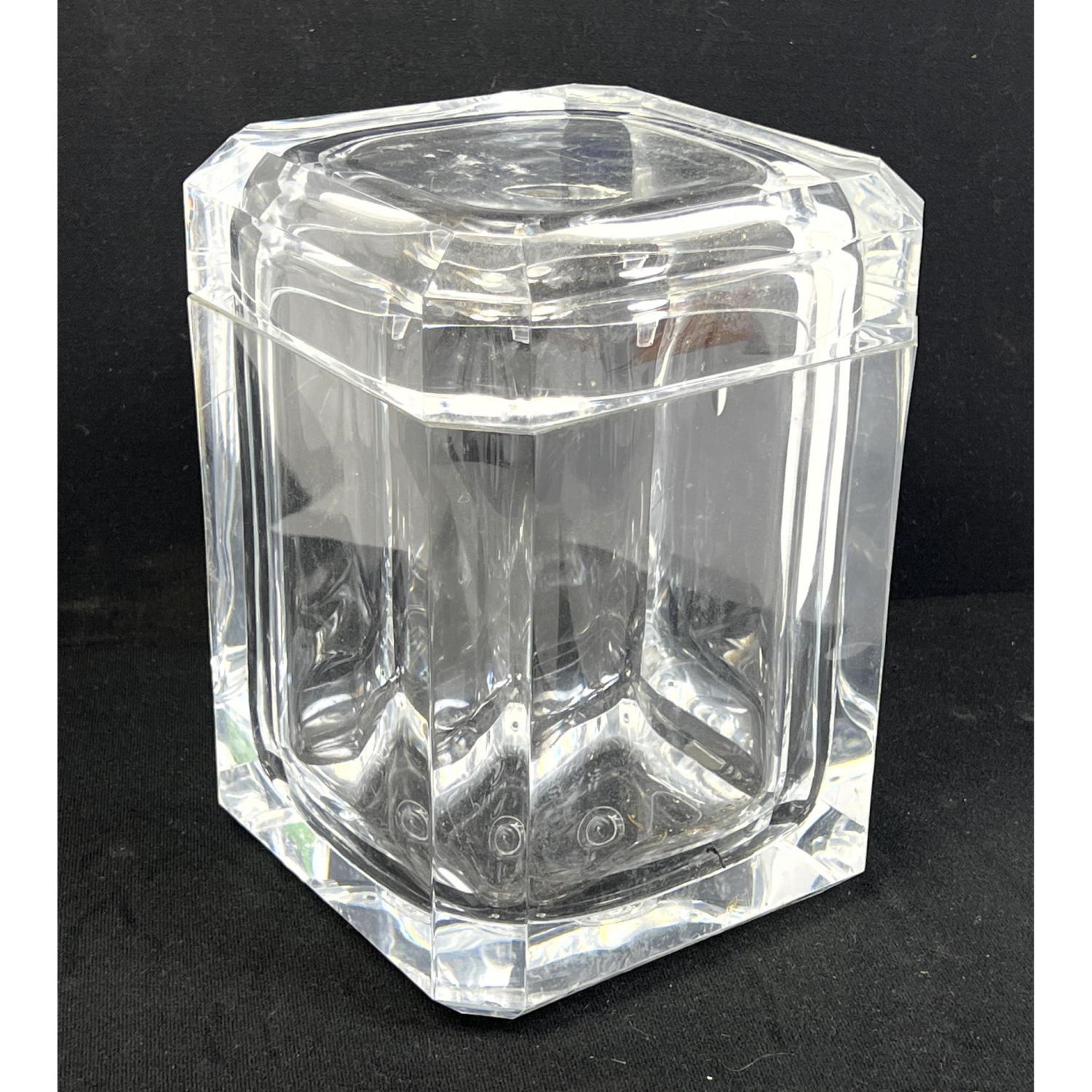 Faceted Modernist Lucite Ice Bucket  2ba719