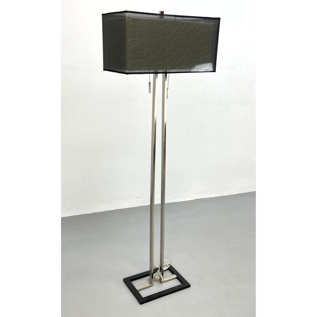 Contemporary Chrome Floor Lamp  2ba72d