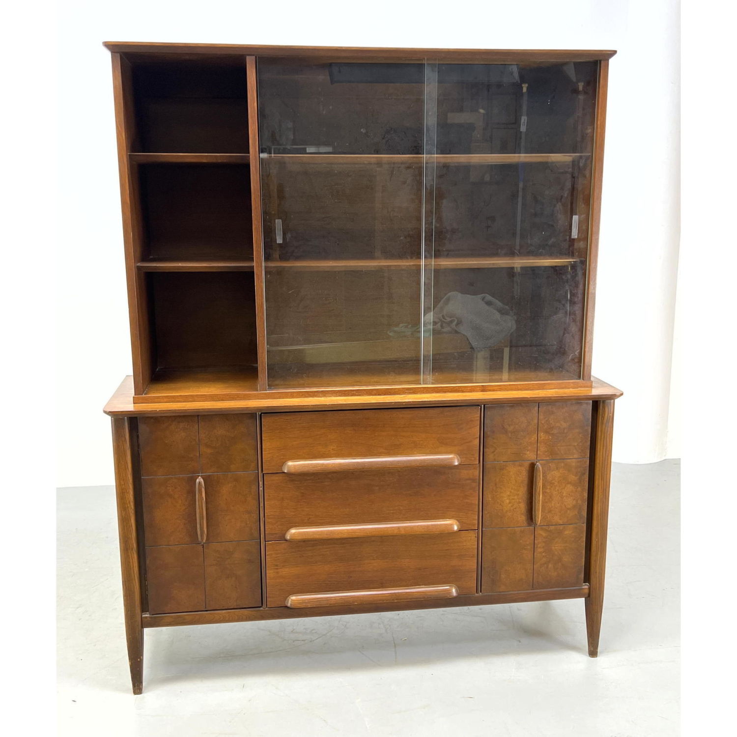 STANLEY American Modern China Cabinet
