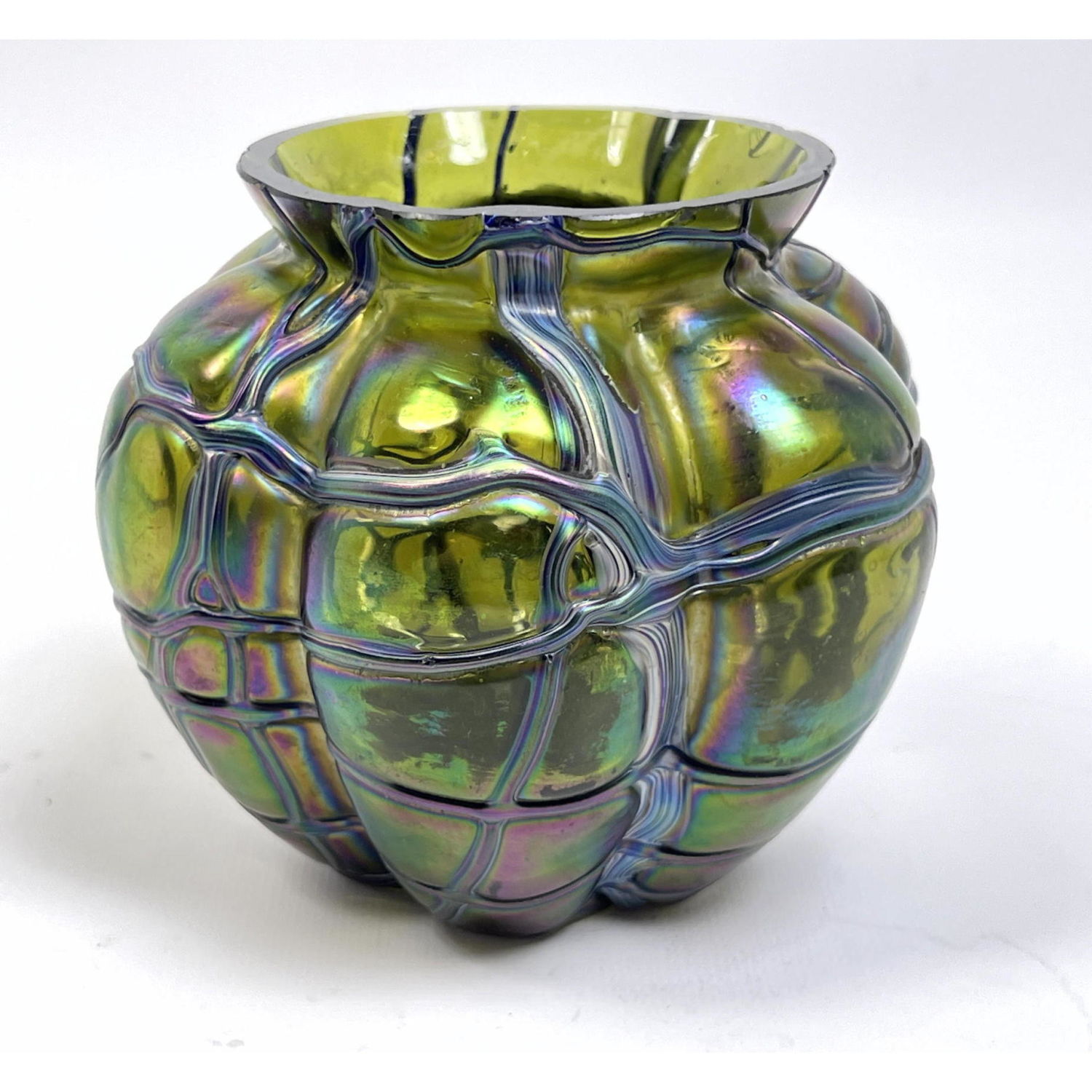 Kralik style Melon form Art Glass 2babbc