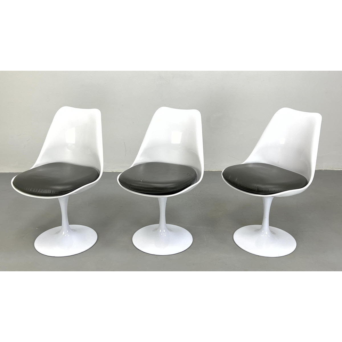 3pc Saarinen style Tulip Dining 2bae3d