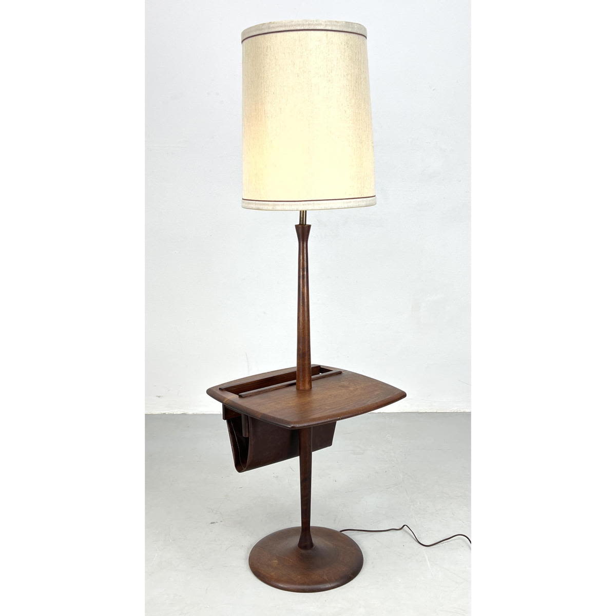 Mid Century Modern Magazine Lamp 2baec7