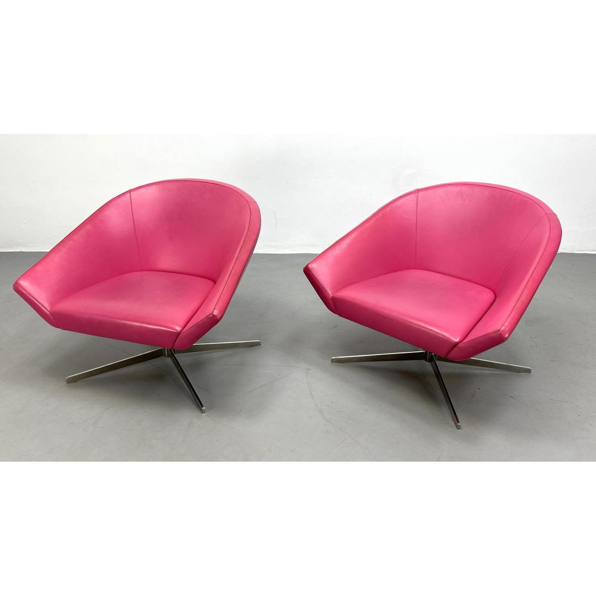 Pr Hot Pink Vinyl Swivel Lounge 2bb027