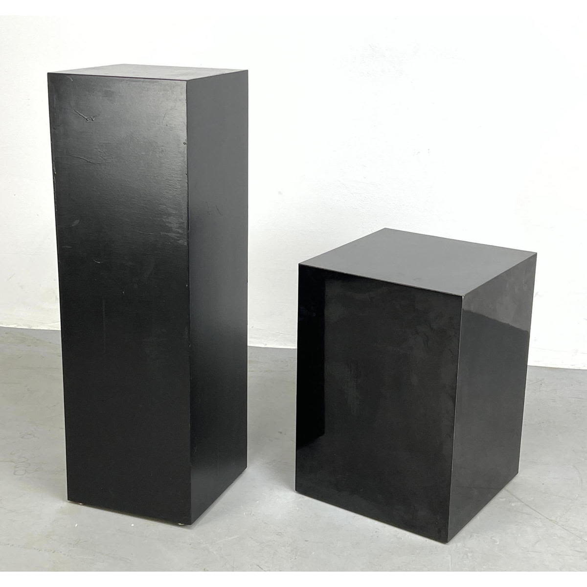 2pc Black Square Column Display 2bb052