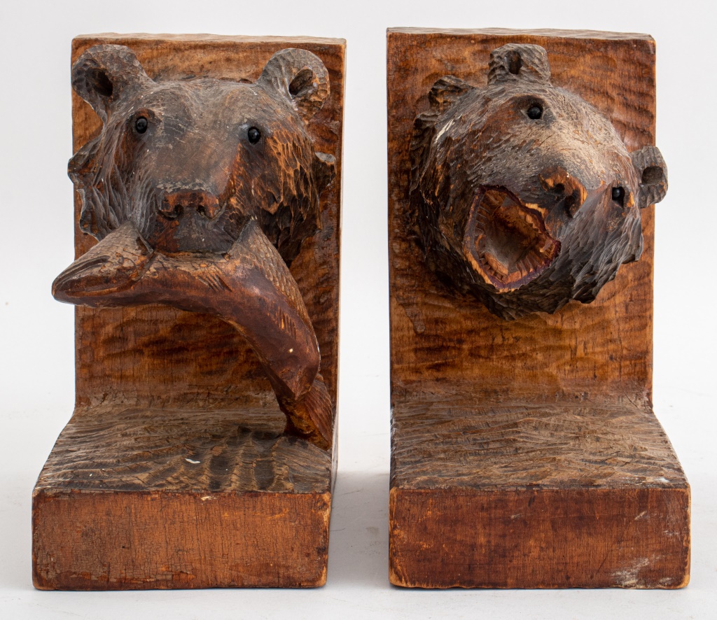 AMERICAN FOLK ART BEAR HEADS WOOD