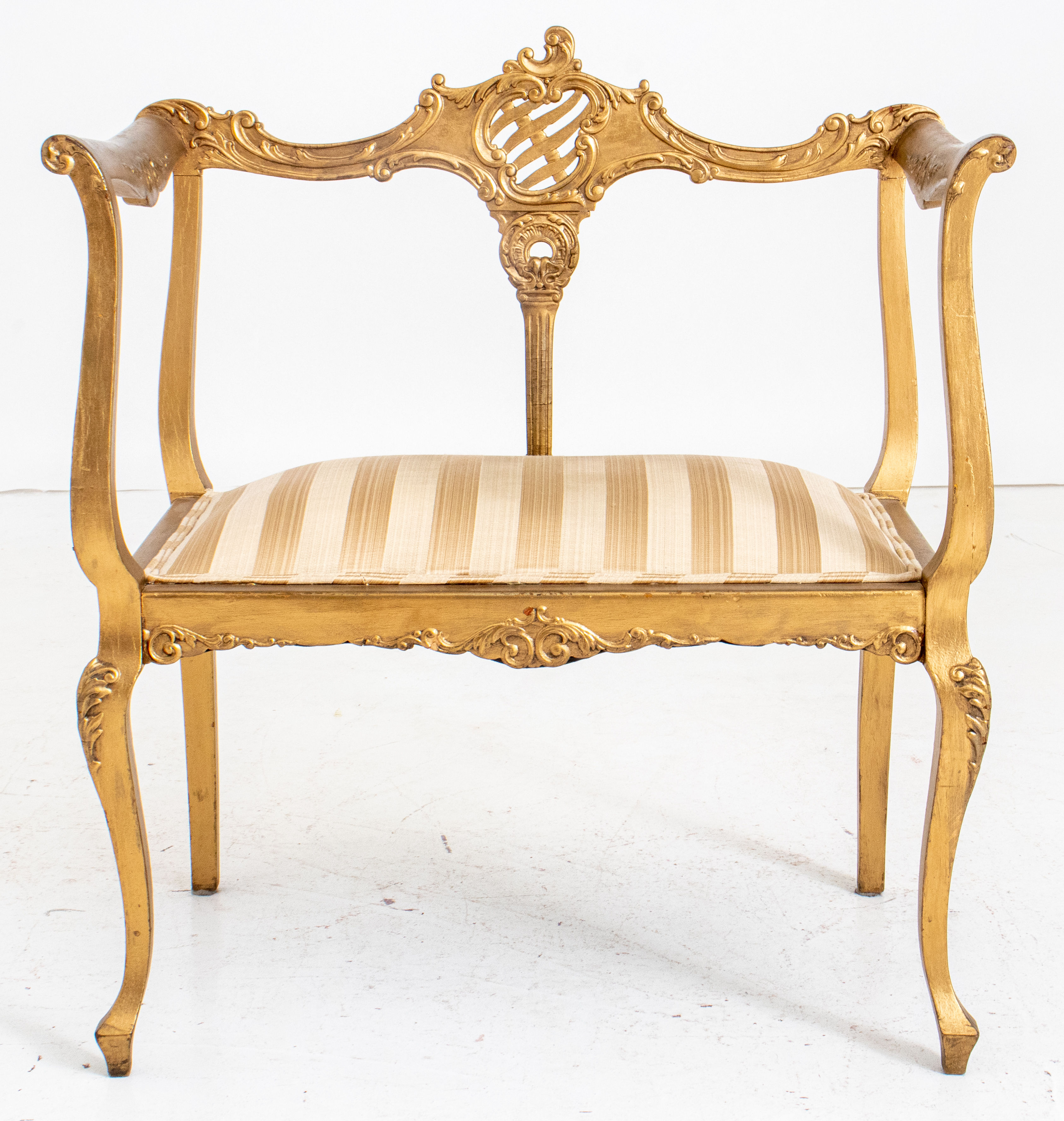 GILDED AGE GOLD PAINTED SETTEE 2bdc09