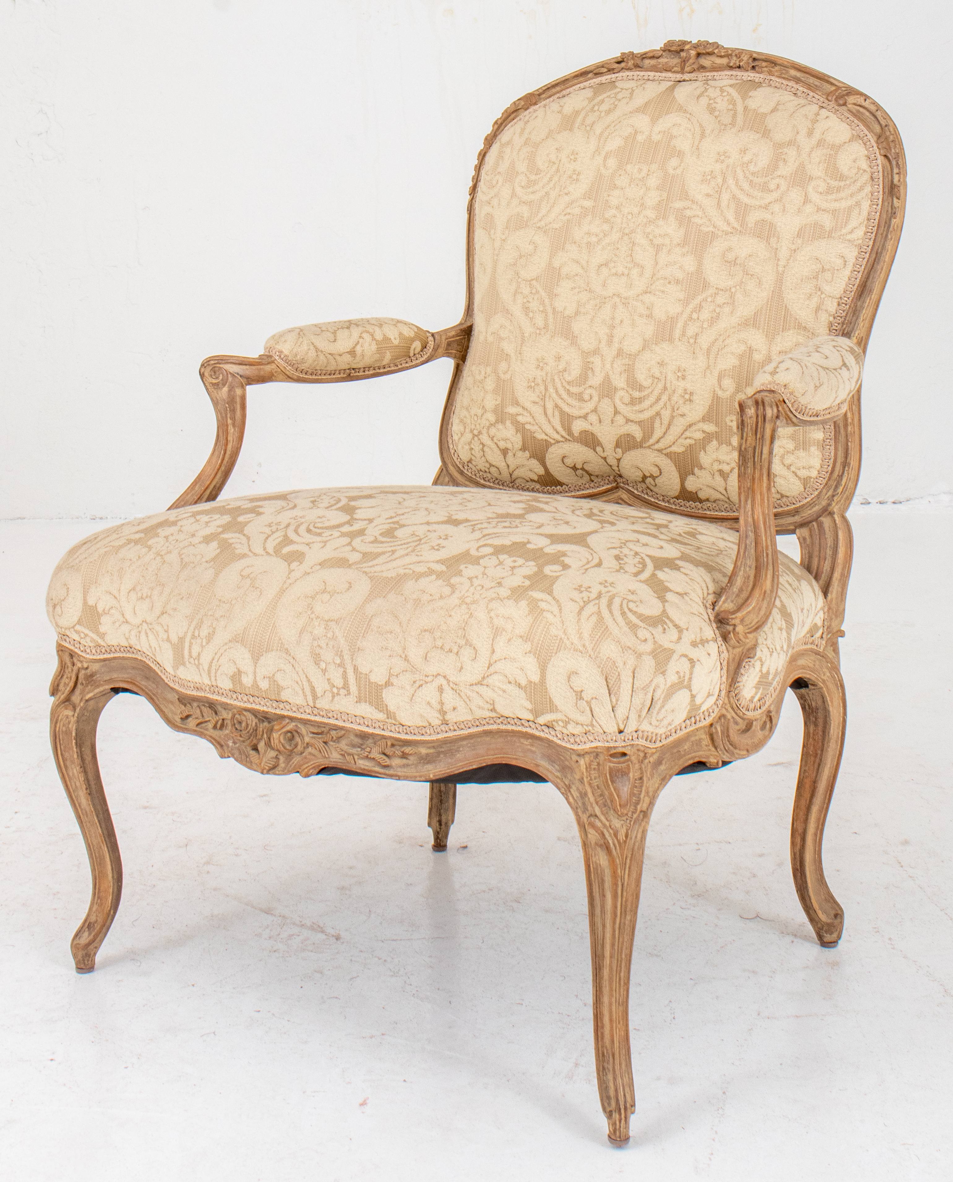 LOUIS XV STYLE CERUSED OAK FAUTEUIL 2be32d