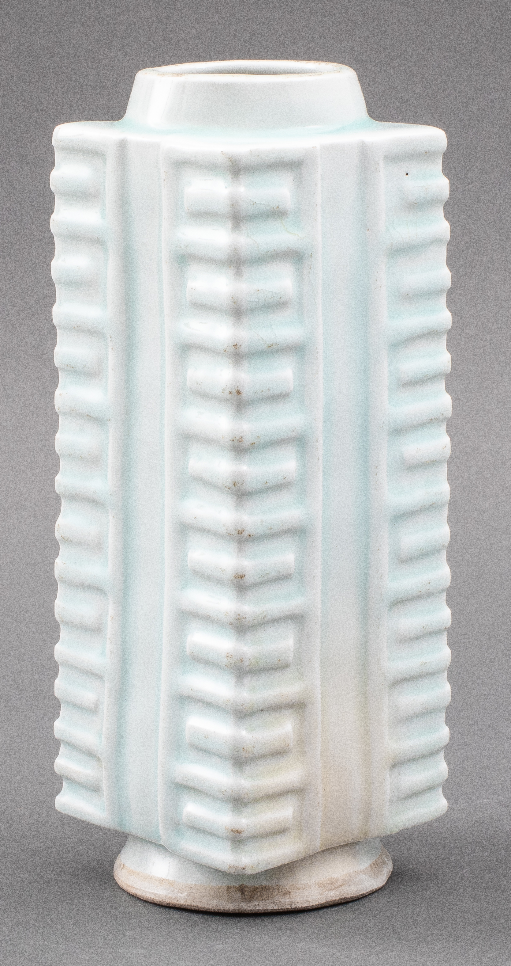 CHINESE CELADON GLAZED PORCELAIN