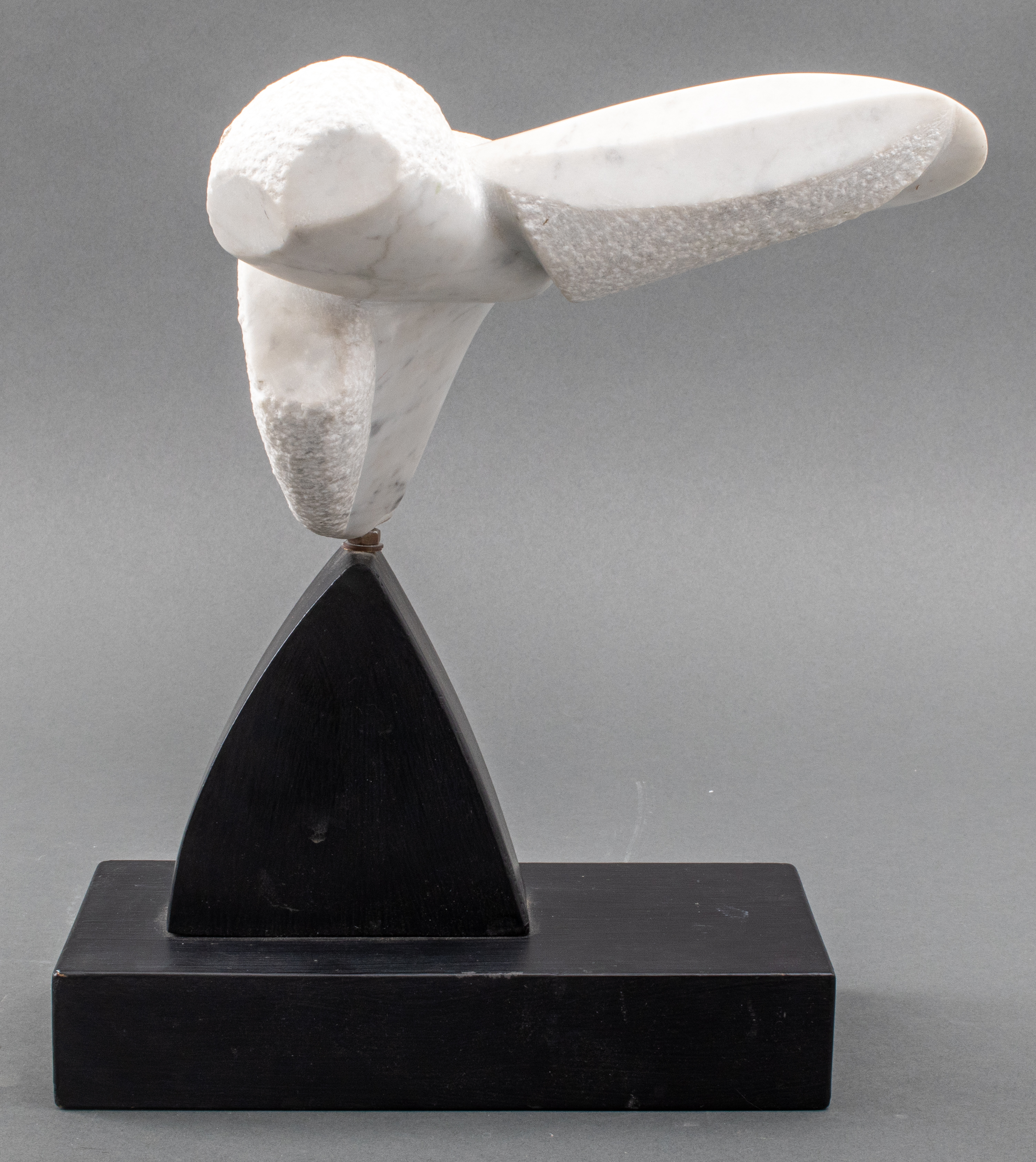 SIGNED MARBLE SCULPTURE OF ABSTRACT