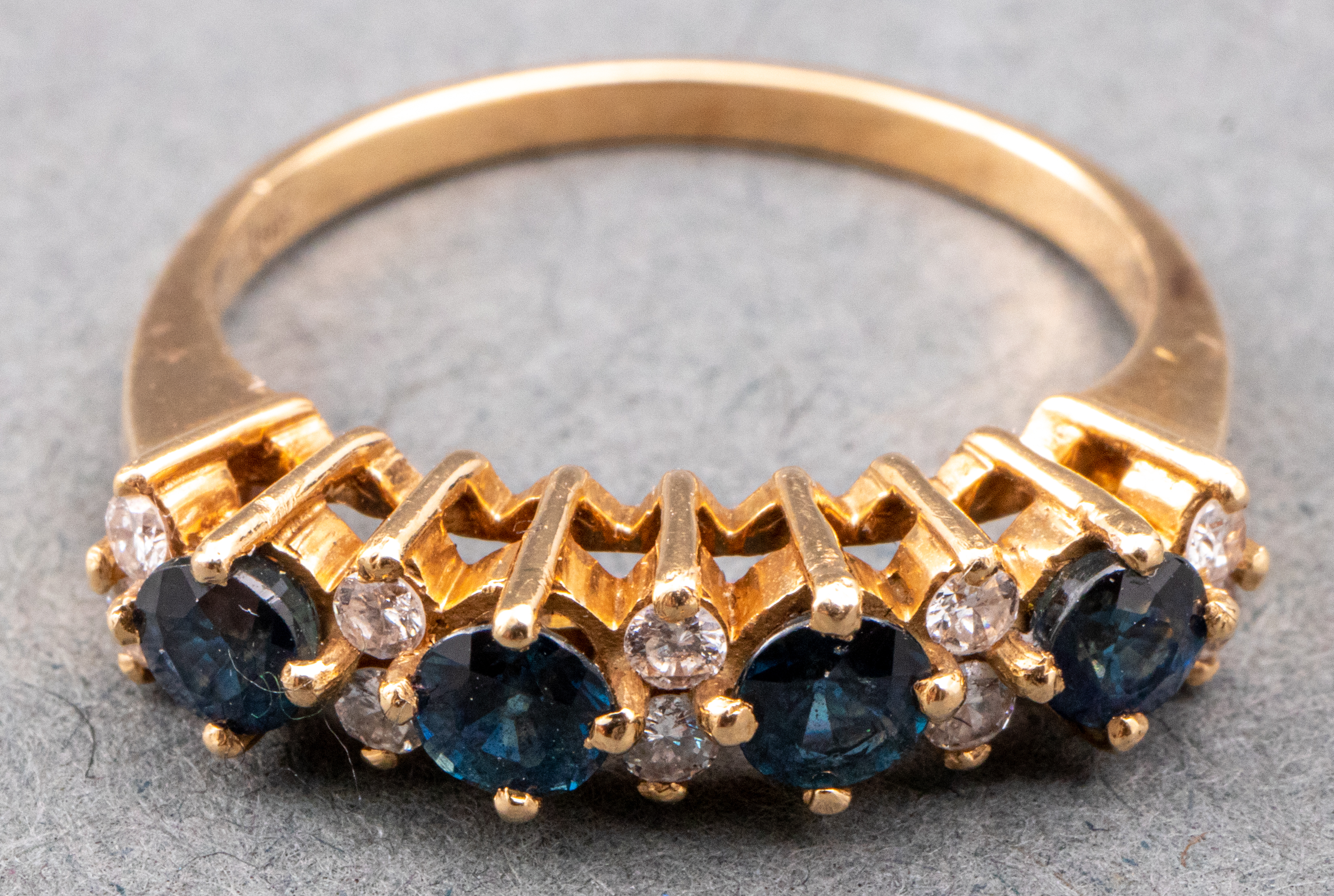 14K YELLOW GOLD BLUE SAPPHIRE &