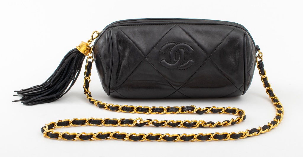 VINTAGE CHANEL BLACK QUILTED LEATHER 2bce63