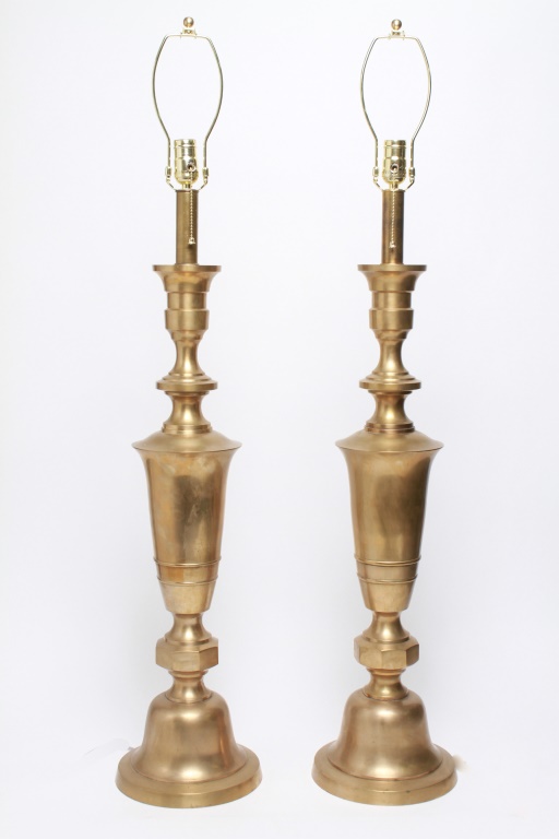 HOLLYWOOD REGENCY TALL BRASS LAMPS  2bd077