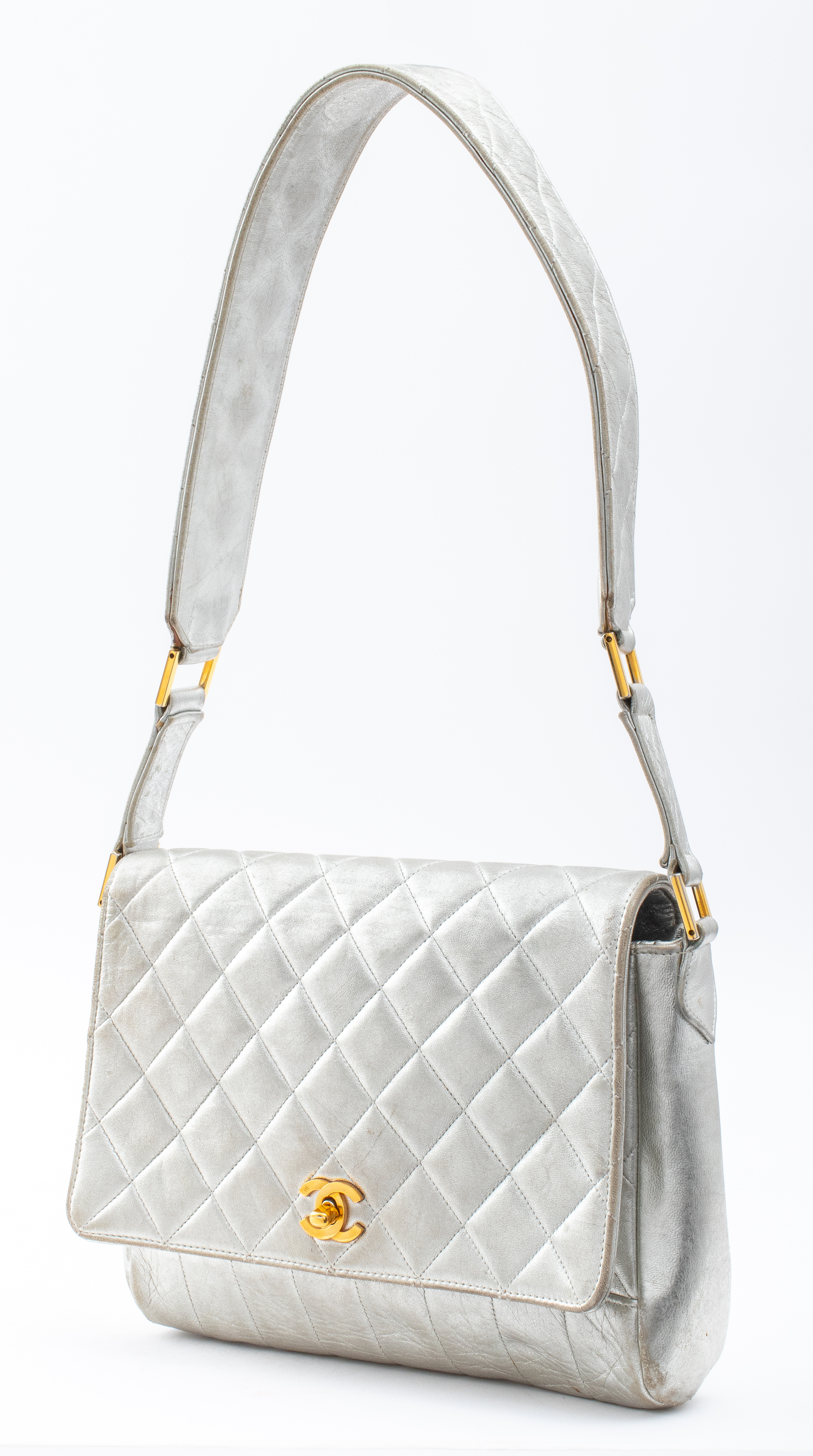 CHANEL QUILTED METALLIC SILVER 2bd64b